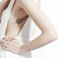 Paperself tatuaż pióra naklejany na plecy rękę