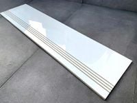 GŁADKIE BIAŁE PŁYTKI NA SCHODY 120x30 WYSOKI POLER