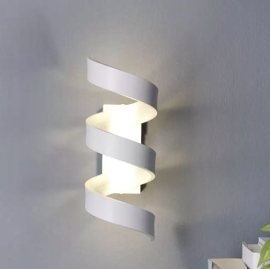 Lampa ścienna LED Helix, biało-srebrna, 26 cm na Arena.pl
