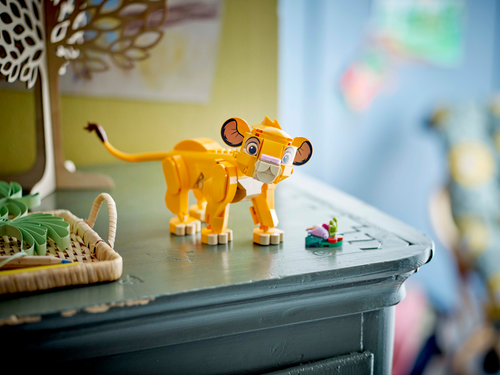 LEGO Disney Król Lew - lwiątko Simba ruchomy model 43243 na Arena.pl