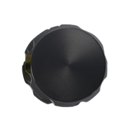 Crusher Grinder Młynek do Tytoniu Ziół Czarny z Chromowanym Wykończeniem