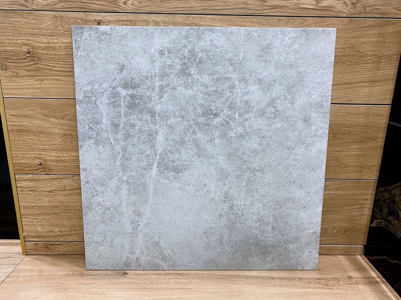Twardy szary gres 60x60 ze strukturą atest R11 zdjęcie 1