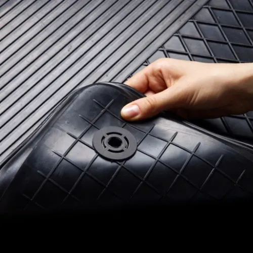 Wycieraczki samochodowe korytka z logo Performance na Arena.pl