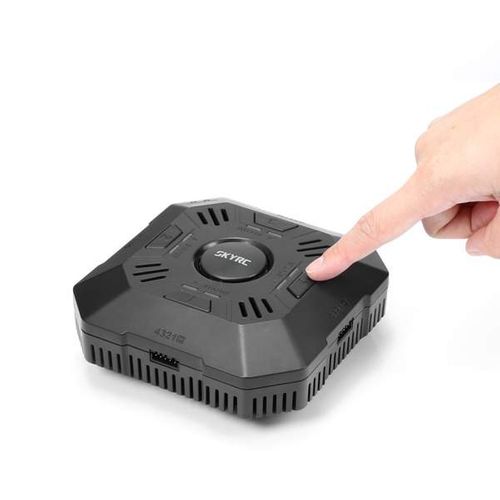 Ładowarka SkyRC e4Q na Arena.pl