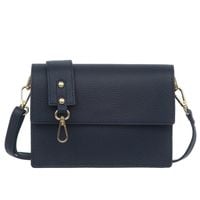 VERA PELLE torebka skórzana listonoszka z klapą i paskiem V606 granatowa