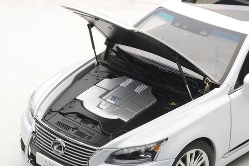 AUTOART Lexus LS600hL 2013 na Arena.pl