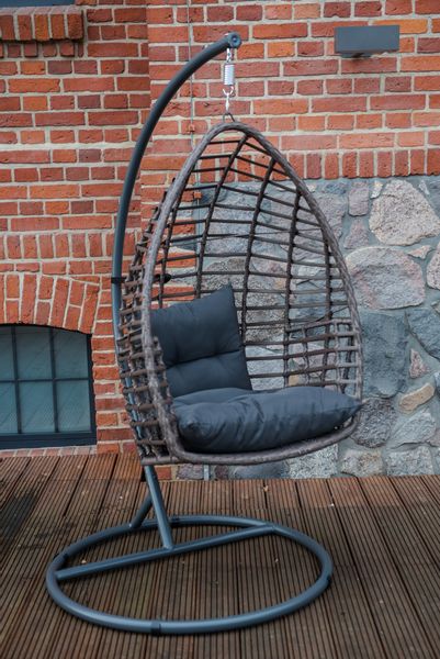 Fotel wiszący z brązowego  technorattanu PIATTO zdjęcie 4