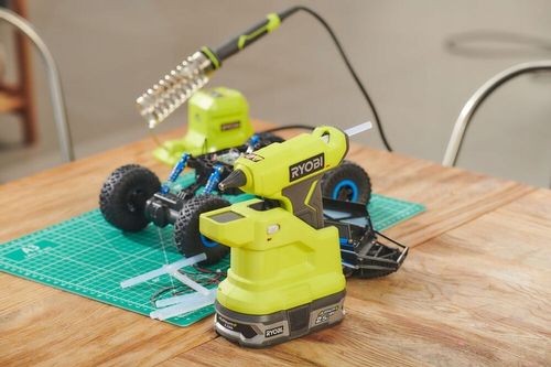 RYOBI AKUMULATOROWY PISTOLET DO KLEJU NA GORĄCO 7MM STACJA DOKUJĄCA RGLM18 na Arena.pl