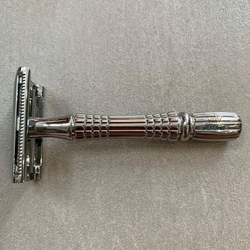 Tradycyjna Klasyczna Maszynka Do Golenia Z Lusterkiem + Żyletki Wilkinson na Arena.pl