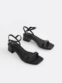 Czarny - Sandały Forever Comfort na niskim obcasie r.39