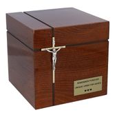 Urna katolicka dla dorosłych wykonana z litego drewna Tabliczka TAK