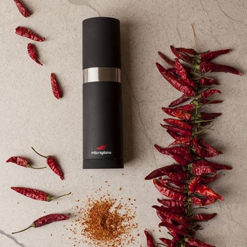 MŁYNEK DO papryczek CHILI MICROPLANE na Arena.pl