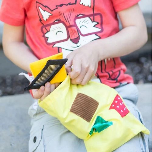 Fakturowe poduszeczki na Arena.pl