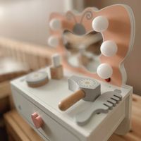 Drewniana mini toaletka dla dzieci Motylek z oświetleniem LED