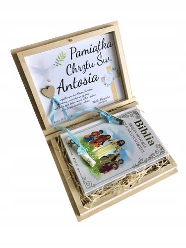 Prezent na chrzest w drewnianym pudełku Biblia na Arena.pl