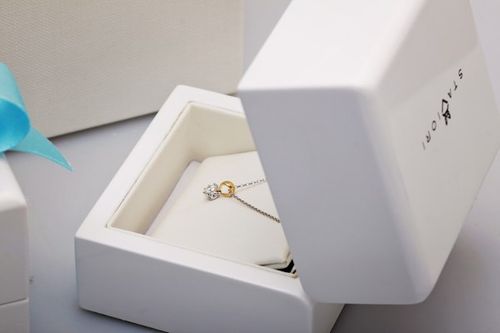 Złoty wisiorek WXD1930 - Diament na Arena.pl