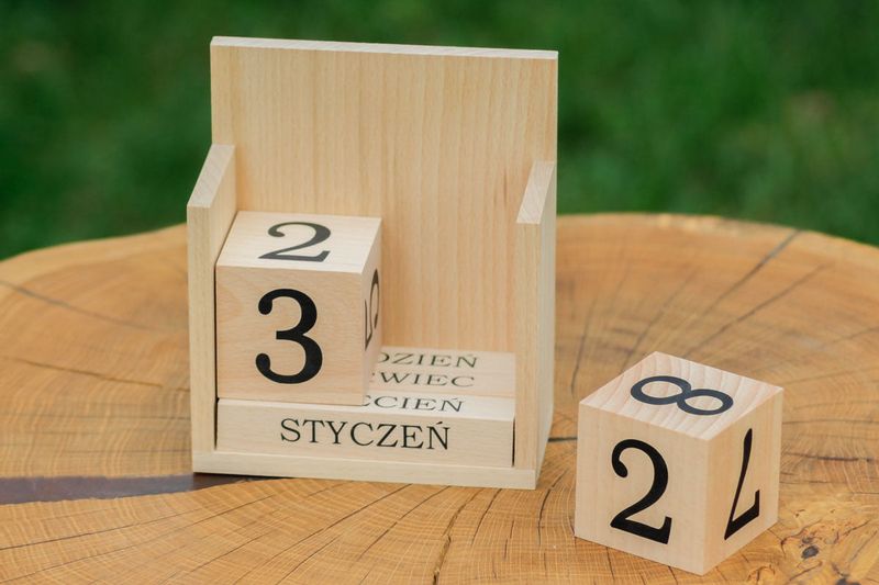 Wieczny kalendarz z drewna #1 zdjęcie 2