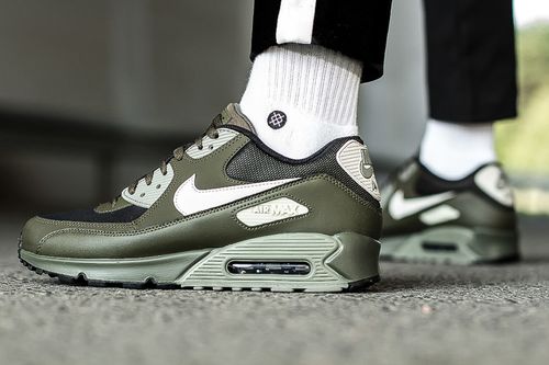 Nike Air Max 90 Essential (537384-309)40.5 na Arena.pl
