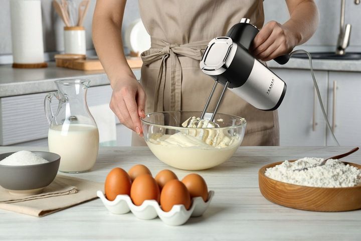 Mikser ręczny 5 biegów tryb TURBO Zestaw 4 mieszadła Organizer TRANSA 900W zdjęcie 12