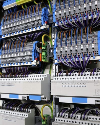 PLOMBA PŁYNNA 13000f, TUBKA 20ml, CZERWONA, BASIC, FAST DRY, LAKIER DO ŚRUB na Arena.pl