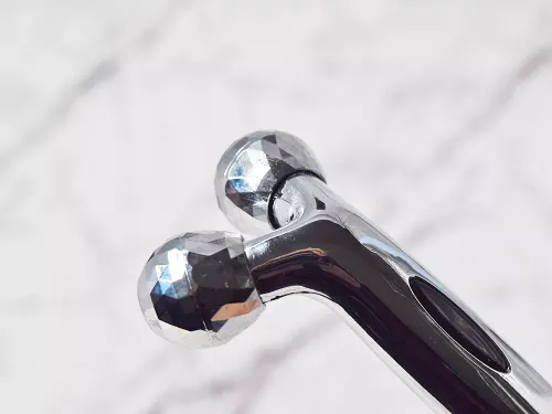 Masażer do ciała twarzy obrotowy 3d ujędrniający na Arena.pl