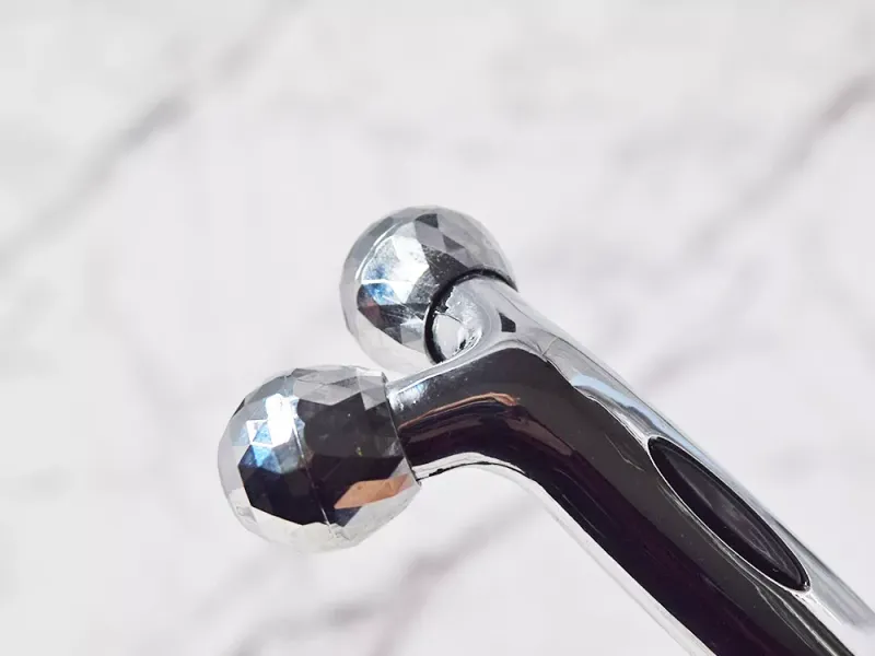 Masażer do ciała twarzy obrotowy 3d ujędrniający zdjęcie 4