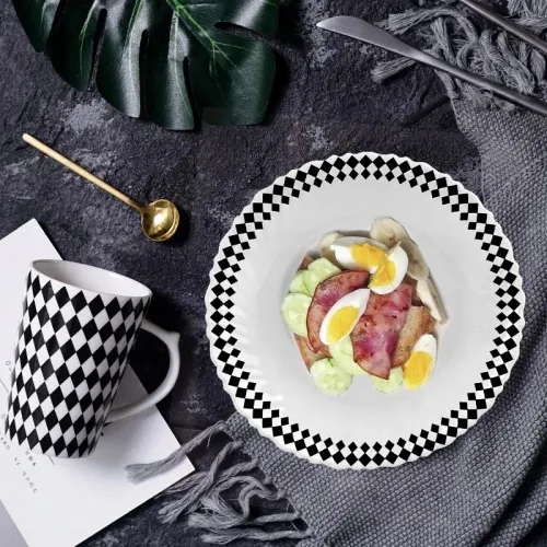 SERWIS OBIADOWY 18 ELEM DLA 6 OSÓB KPL TALERZY ZE ZDOBIENIEM W ROMBY SZKŁO na Arena.pl