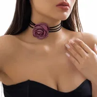 Naszyjnik choker kwiat róża ozdoba na szyję rzemyk długi wiązany różowy