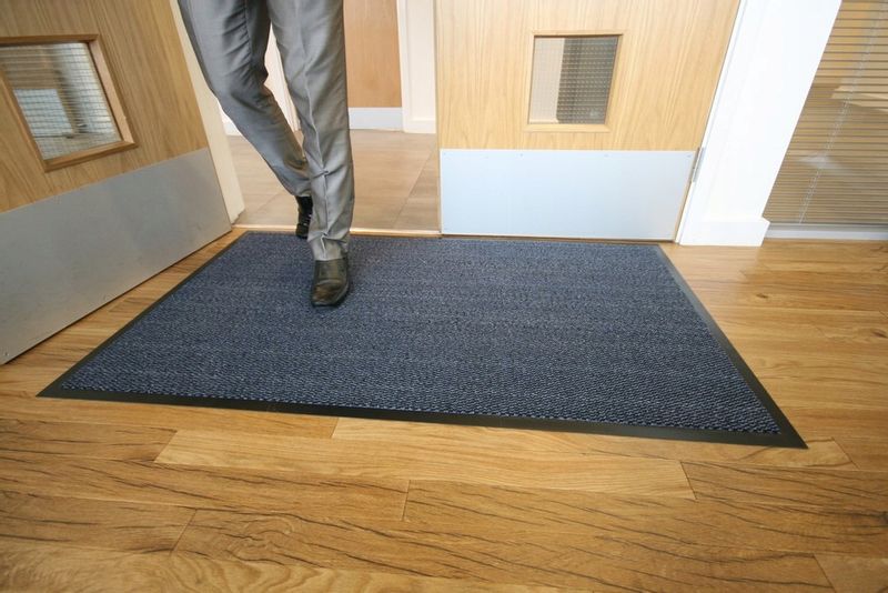 Wycieraczka wewnętrzna wejściowa do butów Vyna-Plush 600x900 niebieska zdjęcie 2