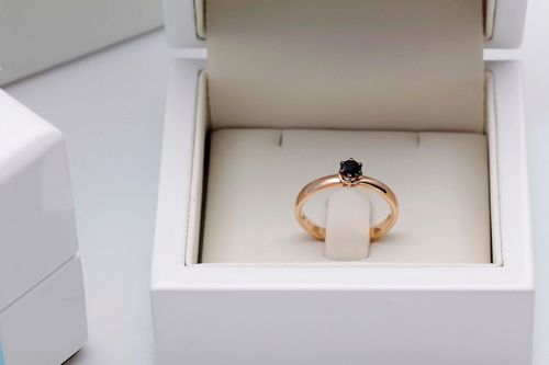 Złoty pierścionek PRD1595B - Diament na Arena.pl