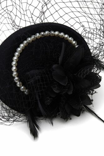 Elegancki czarny Fascynator kapelusz z woalką i perełkami retro vintage na Arena.pl