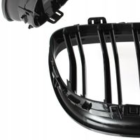 Grill Atrapa Nerki Pakiet Kratka Połysk BMW E90 E91 LCI LIFT I M3 LOOK