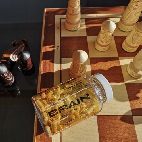 nowmax BRAIN LEPSZA PRACA MÓZGU KONCENTRACJA 90 KAPS + nowmax Pill Box na Arena.pl