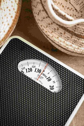 Klasyczna Waga Łazienkowa MECHANICZNA Analogowa do 136kg CZARNA Adler na Arena.pl