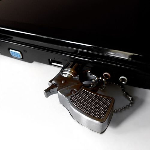 Pendrive Rewolwer 16GB na Arena.pl