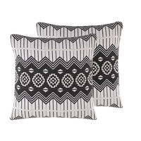 Zestaw 2 poduszek dekoracyjnych geometryczny wzór 45 x 45 cm czarno-biały CARDAK