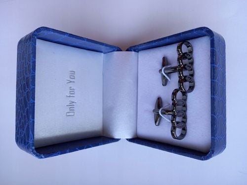 Tytanowe spinki do mankietów EXC dla miłośnika Audi RS + gratis szkatułka na Arena.pl