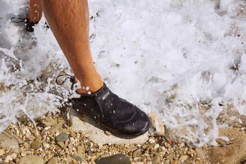 BUTY DO WODY MĘSKIE PLAŻOWE PŁYWANIA JEŻOWCE 42 na Arena.pl