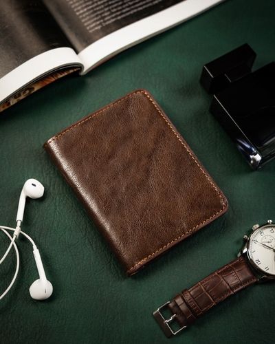 solidne, skórzane etui na dokumenty na Arena.pl