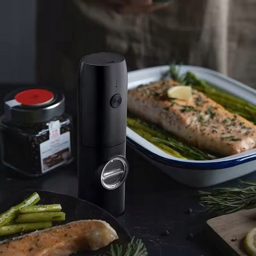 ELEKTRYCZNY MŁYNEK DO PIEPRZU SOLI PRZYPRAW AKKU ŁADOWANIE USB ZESTAW na Arena.pl