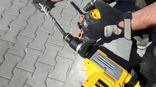 MŁOTOWIERTARKA SDS MAX 1350W D25614K-QS DEWALT na Arena.pl