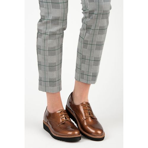 Lakierowane Półbuty r.41 na Arena.pl