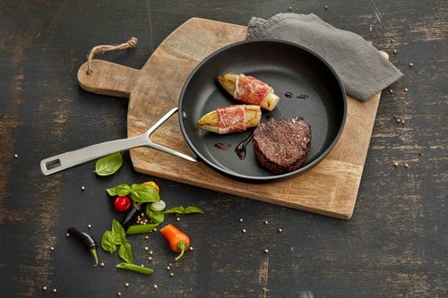 Patelnia nieprzywierajaca płytka 26 cm Demeyere Alu Pro na Arena.pl