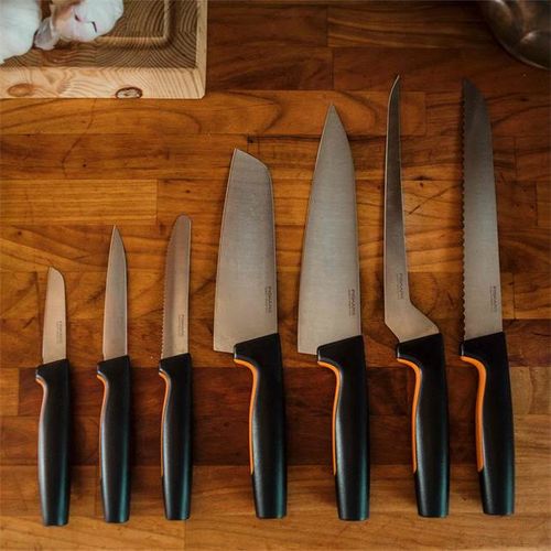 FISKARS NÓŻ TYPU SANTOKU DO SIEKANIA 1057536 na Arena.pl