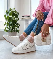 Białe sneakersy na platformie z nitami Adelis 37
