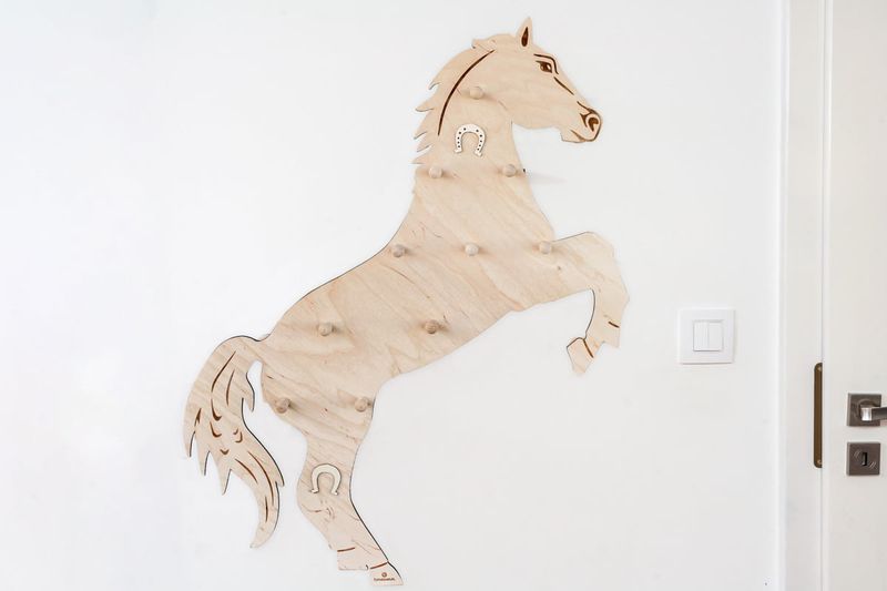 Wieszak ścienny w kształcie konia zdjęcie 4