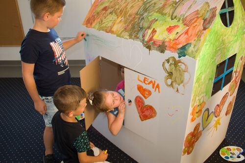 DOMEK DLA DZIECI Z TEKTURY DO MALOWANIA na Arena.pl