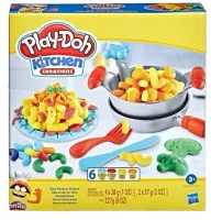 Ciastolina. Patelnia z makaronem