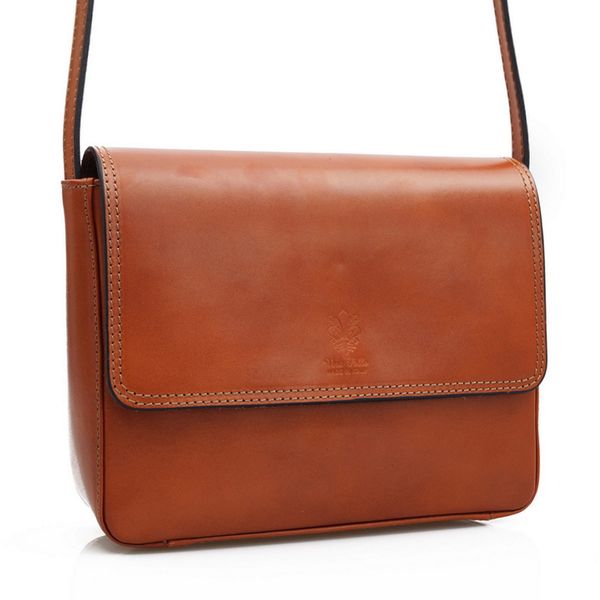 VERA PELLE torebka skórzana listonoszka z klapą i paskiem V109 czerwona zdjęcie 6