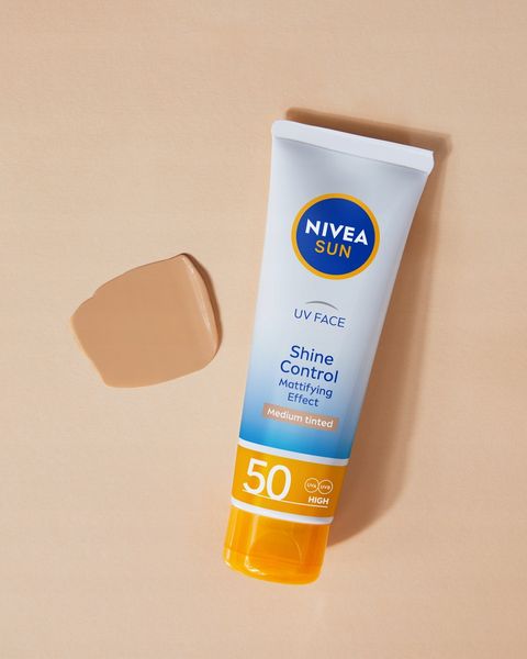 Nivea Shine Control Matujący Krem Do Twarzy SPF50 zdjęcie 2
